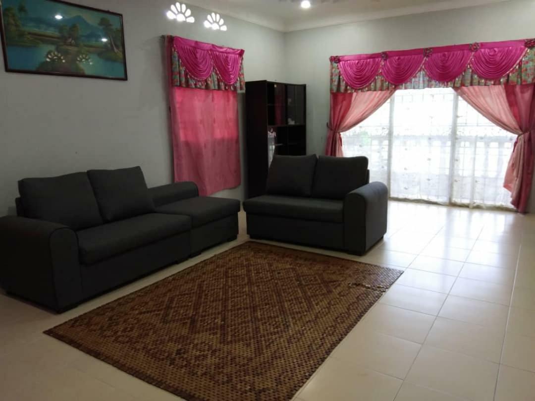 Homestay Aisyah2 Teluk Intan Exterior photo