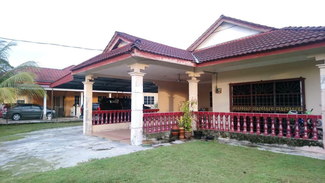 Homestay Aisyah2 Teluk Intan Exterior photo