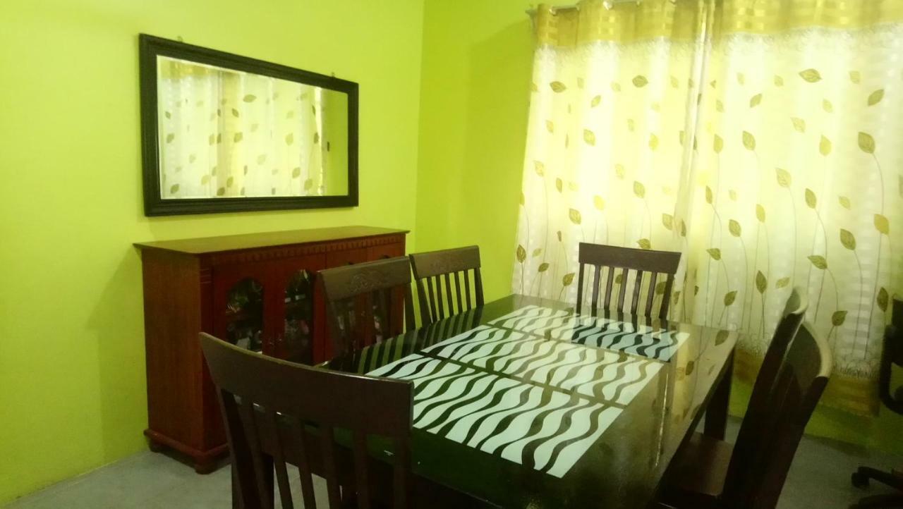 Homestay Aisyah2 Teluk Intan Exterior photo